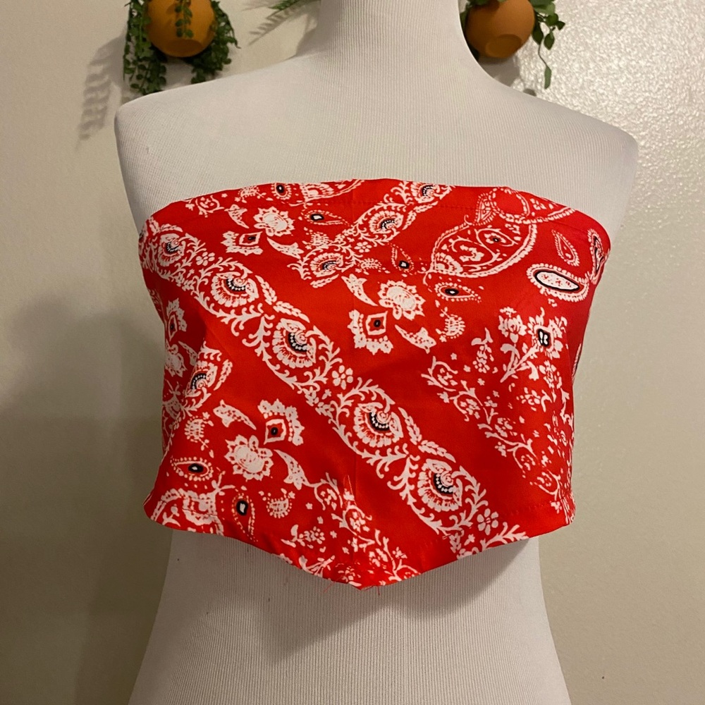 Crop top